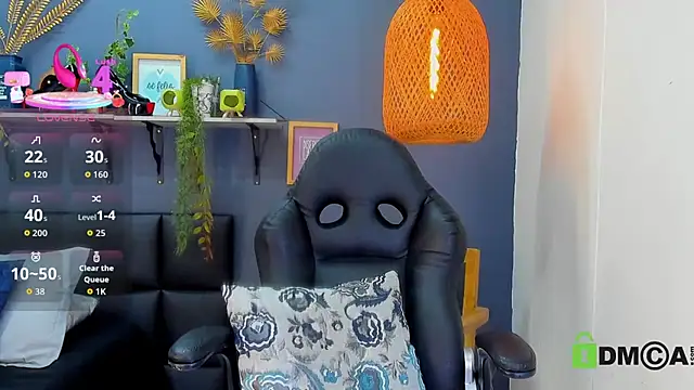 yessila parker online show from April 2026 01:41:02 PM
