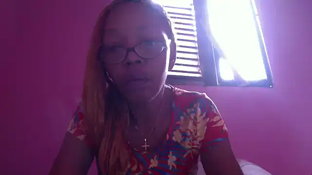 Snapshot of Ladyzee25 chatting on November 2025 04:42:01 PM Ladyzee25 online show from November 2025 04:42:01 PM