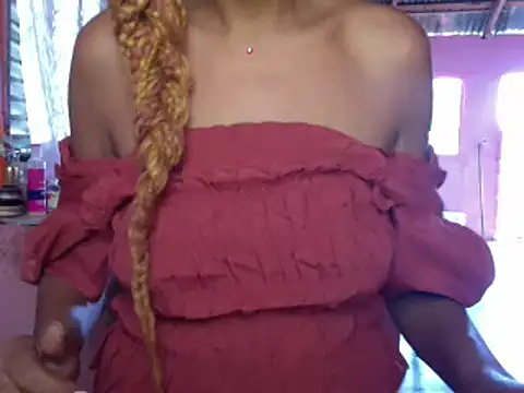 Snapshot of Ladyzee25 chatting on December 2025 04:01:01 PM Ladyzee25 online show from December 2025 04:01:01 PM