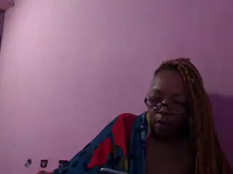 Snapshot of Ladyzee25 chatting on January 2026 02:41:01 PM Ladyzee25 online show from January 2026 02:41:01 PM