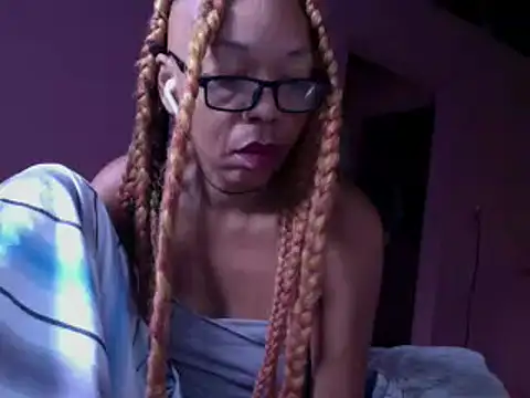 Snapshot of Ladyzee25 chatting on April 2026 10:49:02 AM Ladyzee25 online show from April 2026 10:49:02 AM
