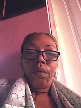 Snapshot of Ladyzee25 chatting on May 2026 10:42:02 AM Ladyzee25 online show from May 2026 10:42:02 AM
