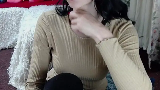 Snapshot of Maddison_Summer chatting on December 2025 11:17:02 AM Maddison Summer online show from December 2025 11:17:02 AM