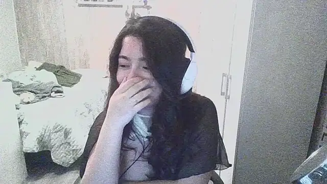 Snapshot of Piolapk chatting on October 2025 01:57:01 AM Piolapk online show from October 2025 01:57:01 AM