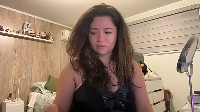 Snapshot of Piolapk chatting on December 2025 01:44:02 AM Piolapk online show from December 2025 01:44:02 AM