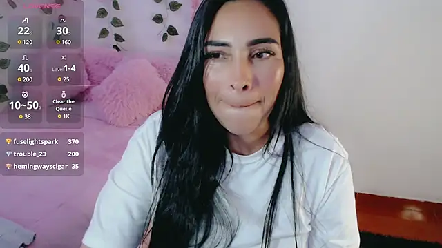 luna lgomez  online show from March 2025 04:44:01 PM