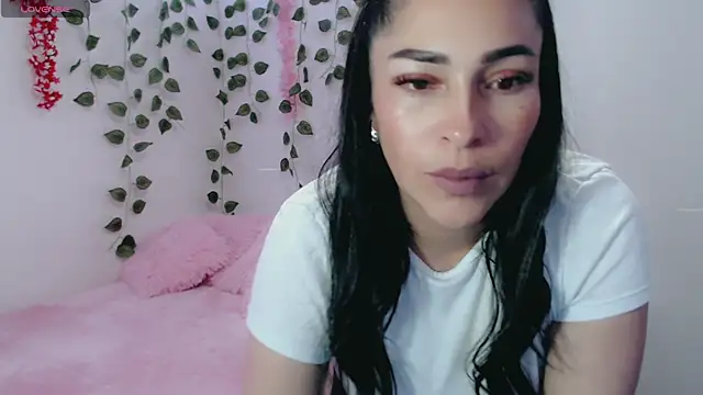 luna lgomez  online show from March 2025 11:05:01 AM