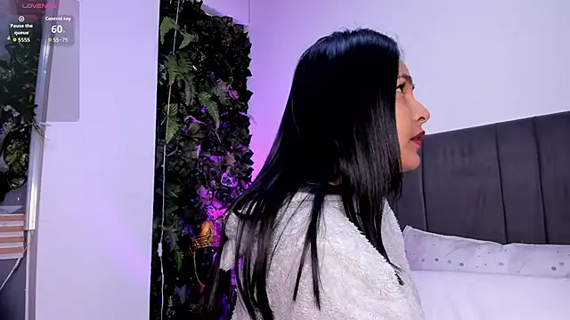 Fernanda liie  online show from March 2026 12:20:01 PM