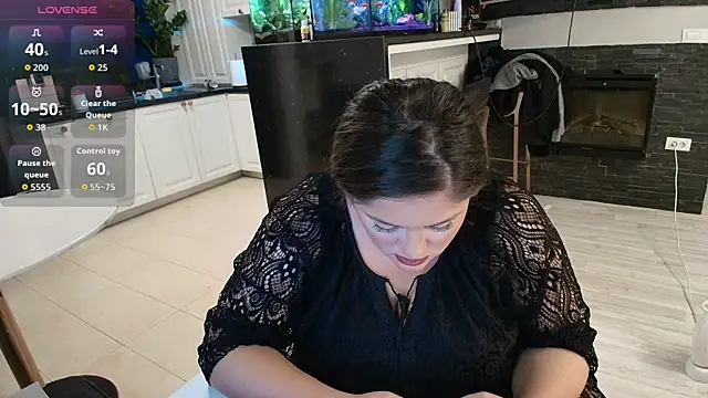 Layla- online show from October 2025 09:24:01 PM