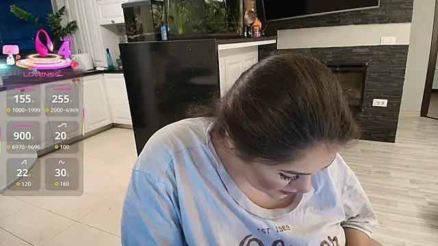 Layla- online show from November 2025 11:33:02 AM