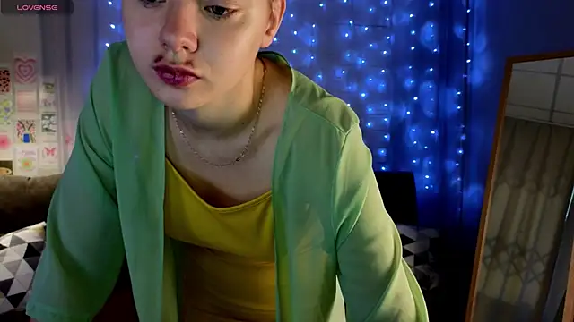 Snapshot of meow_mellie chatting on September 2025 02:33:02 AM meow mellie online show from September 2025 02:33:02 AM