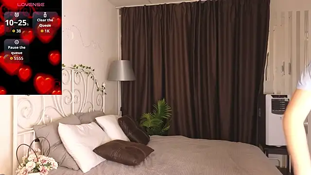 Snapshot of meow_mellie chatting on September 2025 03:42:02 AM meow mellie online show from September 2025 03:42:02 AM