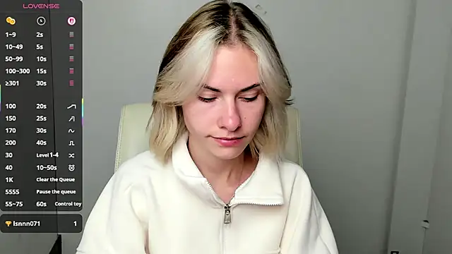 Snapshot of Fiona_Night chatting on September 2025 05:22:01 AM Fiona Night online show from September 2025 05:22:01 AM