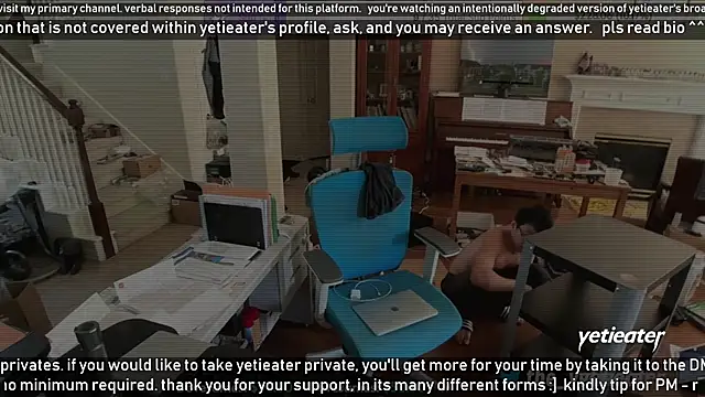 Snapshot of yetieater chatting on December 2024 09:15:01 PM yetieater online show from December 2024 09:15:01 PM