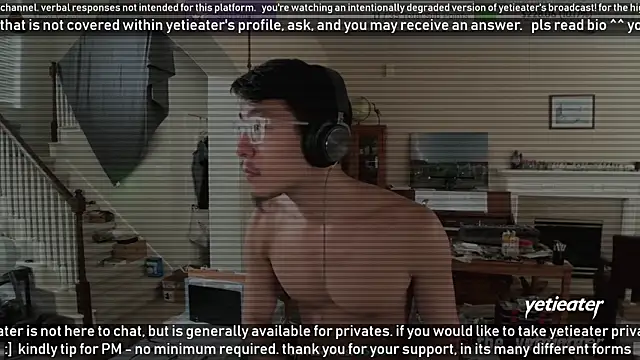 Snapshot of yetieater chatting on January 2025 09:14:02 PM yetieater online show from January 2025 09:14:02 PM