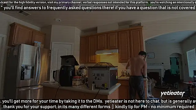 Snapshot of yetieater chatting on March 2025 02:37:02 PM yetieater online show from March 2025 02:37:02 PM