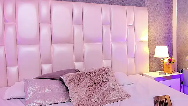 Snapshot of ArianaaGrace chatting on March 2025 06:01:02 PM ArianaaGrace online show from March 2025 06:01:02 PM