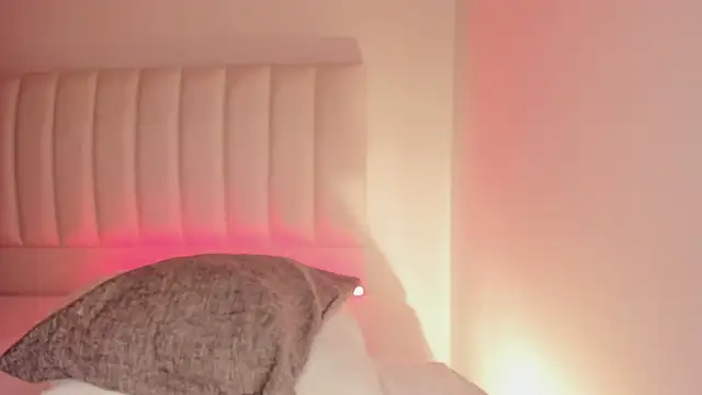 Hannahx   online show from October 2025 03:45:01 PM