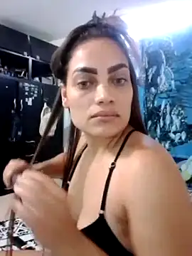 Ehilyn online show from October 2025 10:07:01 PM