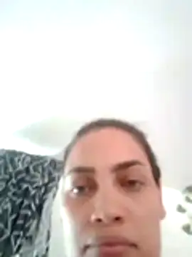 Ehilyn online show from November 2025 07:13:01 PM