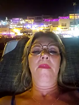 Snapshot of Melody73 chatting on September 2025 09:28:02 PM Melody73 online show from September 2025 09:28:02 PM