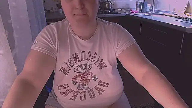 Snapshot of SoftLia chatting on February 2026 05:35:01 PM SoftLia online show from February 2026 05:35:01 PM