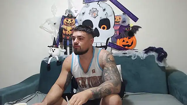 Tiberius hunk online show from October 2025 07:01:01 AM