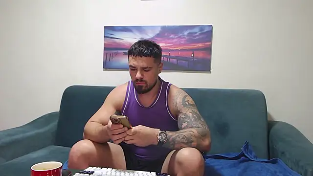 Tiberius hunk online show from November 2025 10:19:01 AM