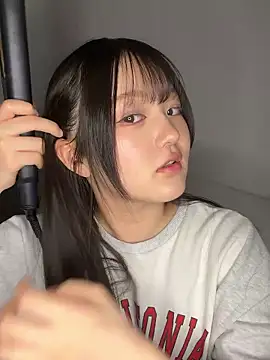 Snapshot of MinaKubo chatting on April 2026 01:36:02 PM MinaKubo online show from April 2026 01:36:02 PM