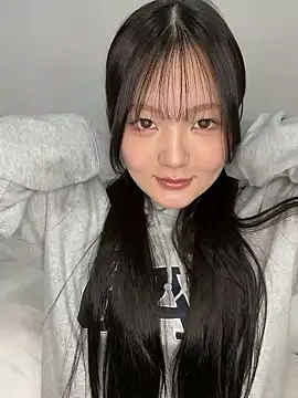 Snapshot of MinaKubo chatting on May 2026 11:05:02 AM MinaKubo online show from May 2026 11:05:02 AM
