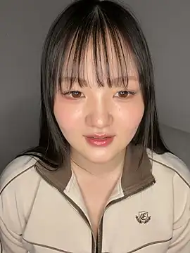Snapshot of MinaKubo chatting on May 2026 09:49:01 AM MinaKubo online show from May 2026 09:49:01 AM