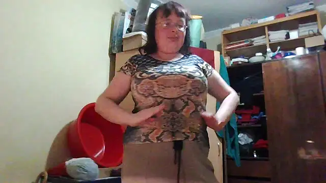 Snapshot of Queen-Elizabeth-25 chatting on March 2025 07:39:01 PM Queen-Elizabeth-25 online show from March 2025 07:39:01 PM