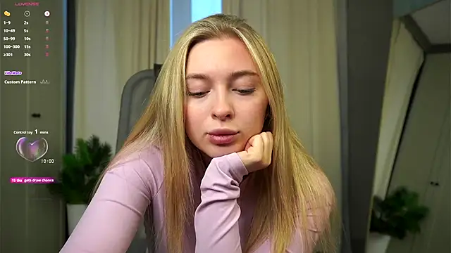 christie luv online show from December 2025 01:09:02 PM