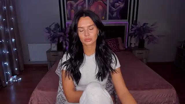 DanaSincere online show from September 2025 04:49:02 AM