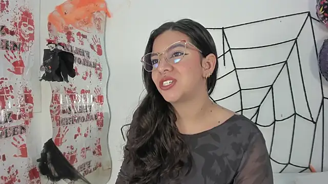 emilyy cooperr online show from October 2025 12:05:01 PM