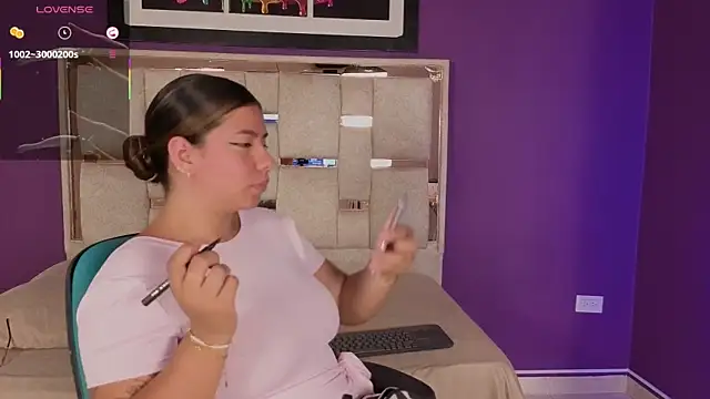 Snapshot of emilyy_cooperr chatting on June 2026 12:16:01 PM emilyy cooperr online show from June 2026 12:16:01 PM