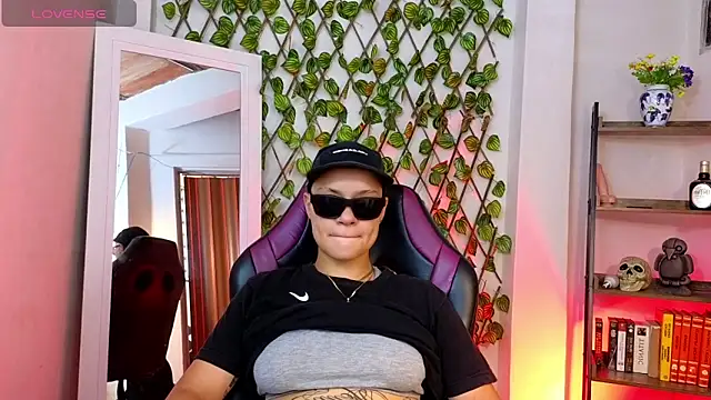 demimoore222 online show from March 2025 07:50:02 PM