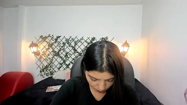 Snapshot of issa__nassar chatting on November 2025 01:34:02 PM issa nassar online show from November 2025 01:34:02 PM