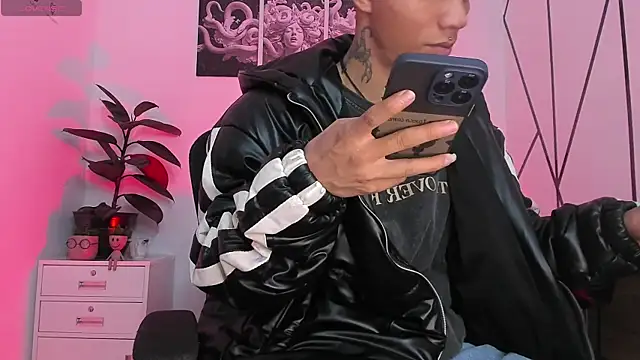 CRAZY-BOY99 online show from November 2025 11:53:01 AM