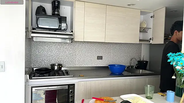 Snapshot of Miguel_bigcock chatting on December 2025 02:55:01 PM Miguel bigcock online show from December 2025 02:55:01 PM