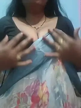Snapshot of Sexyradha_ chatting on July 2026 05:43:02 AM Sexyradha online show from July 2026 05:43:02 AM