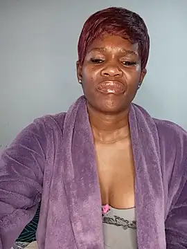 Snapshot of Missvixen81 chatting on July 2026 08:28:01 AM Missvixen81 online show from July 2026 08:28:01 AM