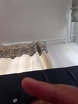 Snapshot of queen_lovely2 chatting on February 2026 11:18:01 AM queen lovely2 online show from February 2026 11:18:01 AM