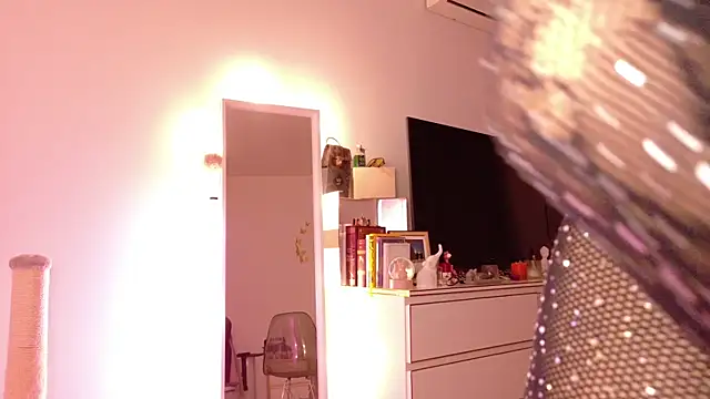 Snapshot of MiaKnoxxx chatting on January 2026 08:23:01 PM MiaKnoxxx online show from January 2026 08:23:01 PM