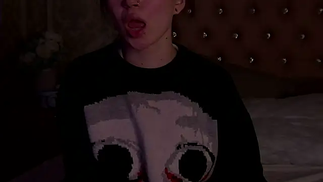 HeatherSweet  online show from April 2026 05:43:02 PM