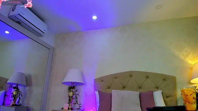 Mia Montess online show from May 2026 12:46:02 PM