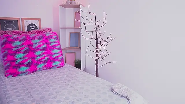 tommy blue online show from September 2025 01:06:02 AM