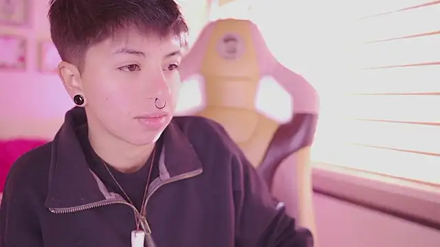 Snapshot of tommy_blue chatting on February 2026 12:26:01 PM tommy blue online show from February 2026 12:26:01 PM