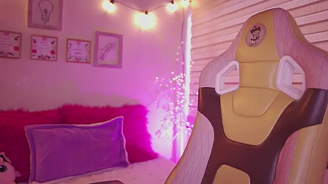 Snapshot of tommy_blue chatting on March 2026 12:42:01 PM tommy blue online show from March 2026 12:42:01 PM