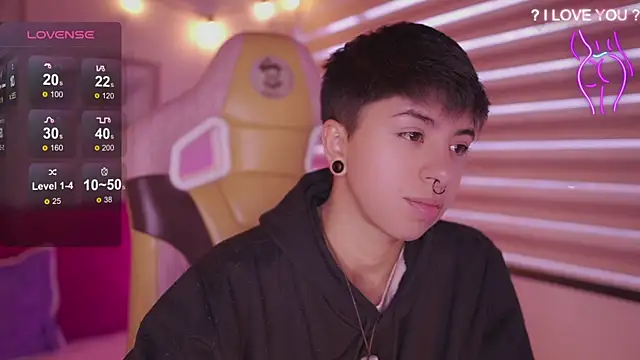 Snapshot of tommy_blue chatting on March 2026 12:28:01 PM tommy blue online show from March 2026 12:28:01 PM